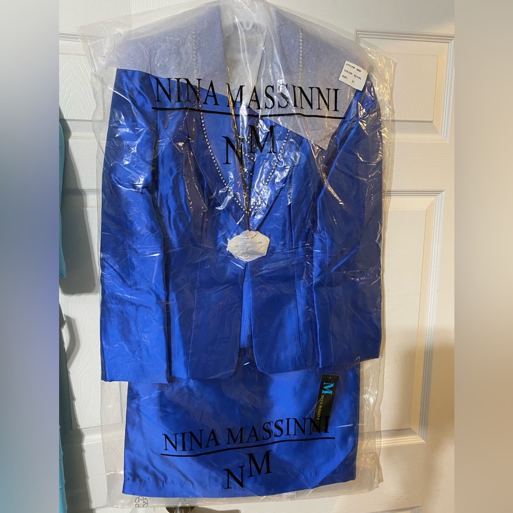 New w tags Nina Massini 3 piece dress suit perfect for events. - Picture 3 of 6